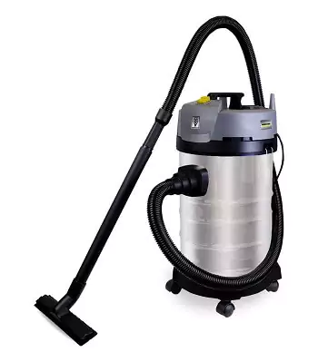 Aspirador de Pó e Água em formato de cilindro comprido, alto, todo em inox com tampa cinza e mangueira preta